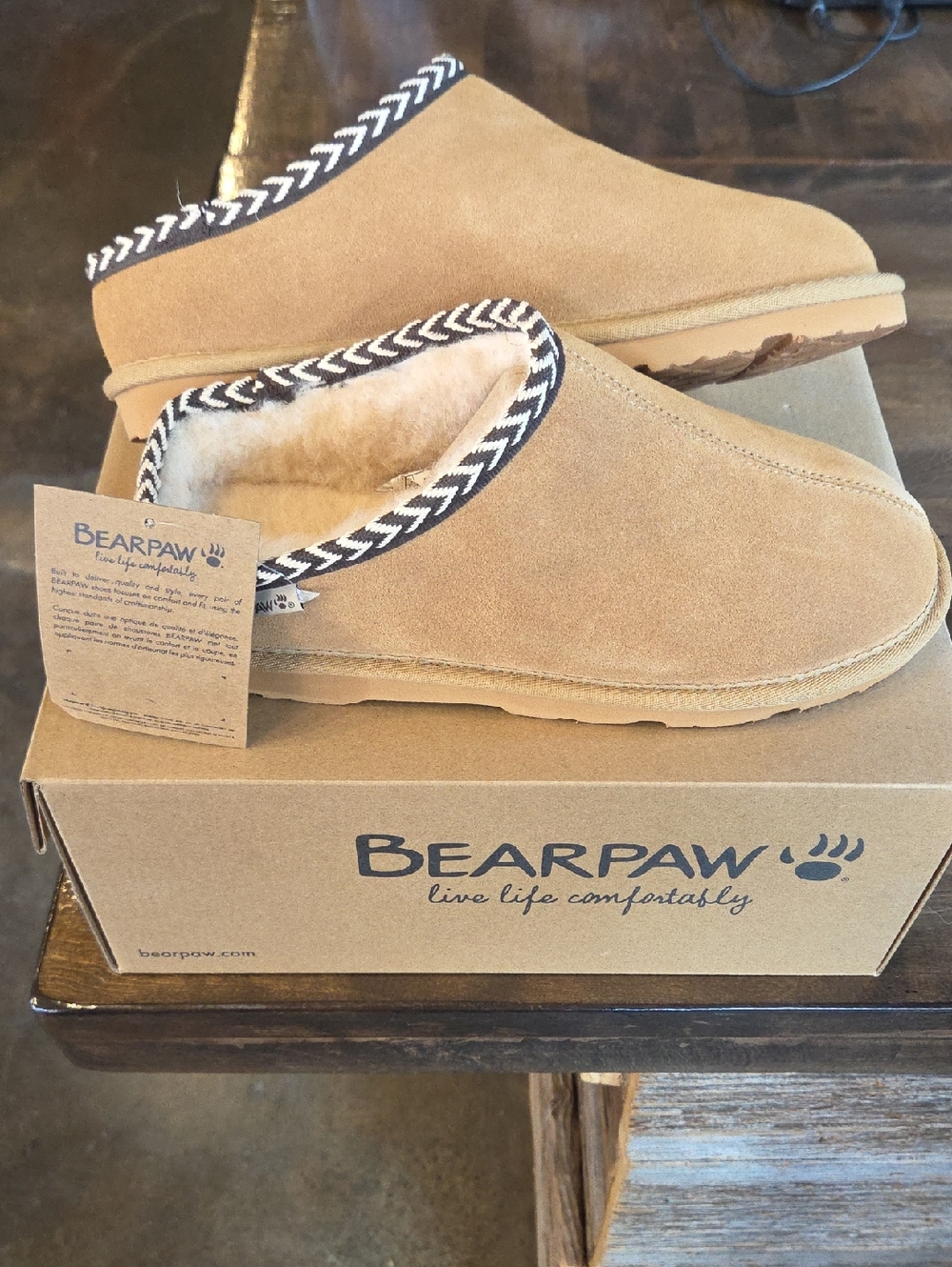 Bearpaw Size 9 Women's NEW Tan Suede Shearling Lined Slip-On Slippers